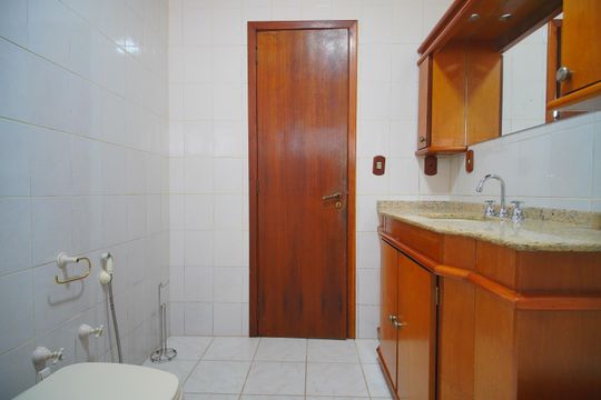 Banheiro da Suíte de casa para alugar com 4 quartos, 415m² em Primavera, Novo Hamburgo
