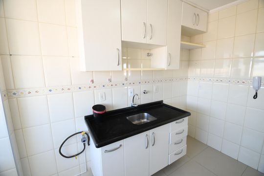 Cozinha de apartamento para alugar com 1 quarto, 44m² em Centro, Campinas