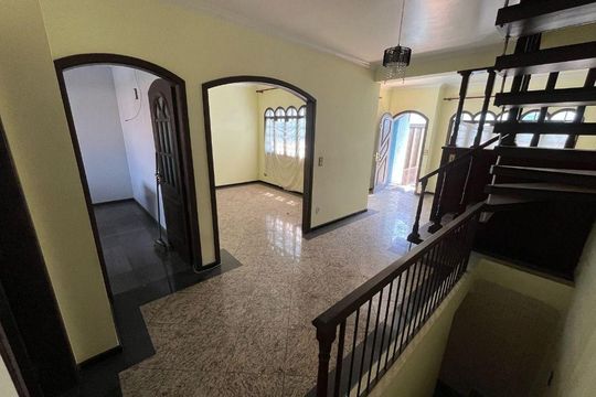 Casa à venda com 3 quartos, 303m² em Campestre, Santo André