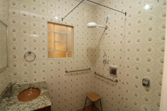 Banheiro Suíte de casa à venda com 3 quartos, 300m² em Jardim Vila Formosa, São Paulo