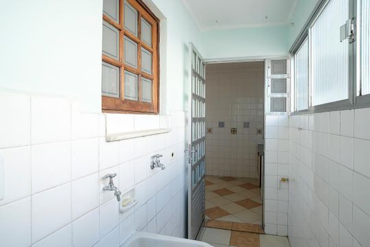 Área de serviço de apartamento para alugar com 3 quartos, 89m² em Santo Antônio, São Caetano do Sul
