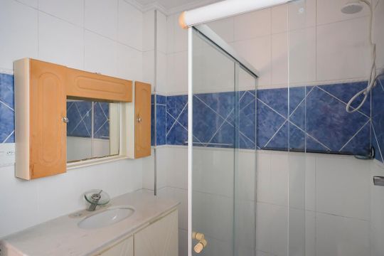Banheiro social de apartamento para alugar com 3 quartos, 89m² em Santo Antônio, São Caetano do Sul