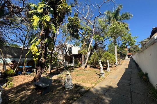 Quintal de casa à venda com 4 quartos, 385m² em Conjunto Habitacional Bela Vista, Lagoa Santa