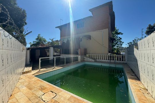 Piscina de casa à venda com 4 quartos, 385m² em Conjunto Habitacional Bela Vista, Lagoa Santa