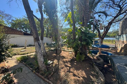 Quintal de casa à venda com 4 quartos, 385m² em Conjunto Habitacional Bela Vista, Lagoa Santa