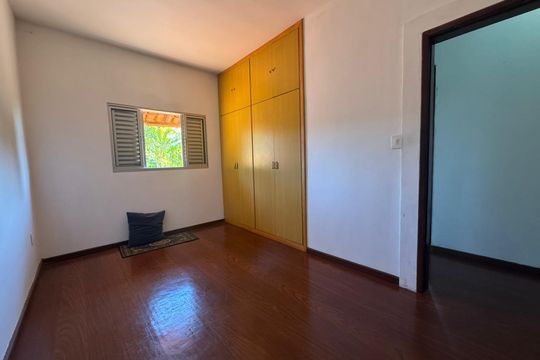 Quarto 2 de casa à venda com 4 quartos, 385m² em Conjunto Habitacional Bela Vista, Lagoa Santa