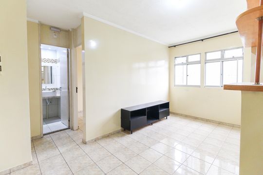 Sala de apartamento para alugar com 2 quartos, 45m² em Jardim Casa Pintada, São Paulo