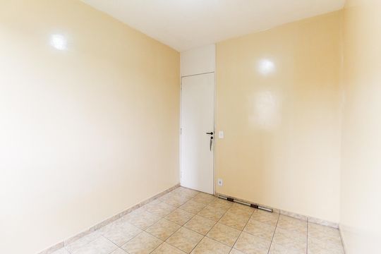 Quarto 2 de apartamento para alugar com 2 quartos, 45m² em Jardim Casa Pintada, São Paulo
