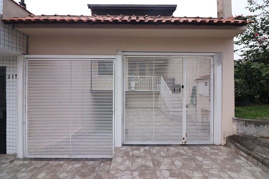 Fachada de casa à venda com 3 quartos, 382m² em Jardim Trieste, São Bernardo do Campo