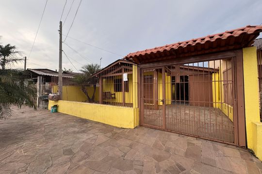 Área Externa de casa à venda com 3 quartos, 150m² em Vicentina, São Leopoldo