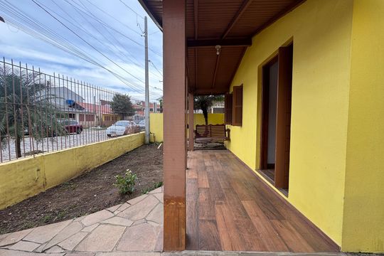 Área Externa de casa à venda com 3 quartos, 150m² em Vicentina, São Leopoldo