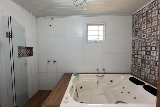 Banheiro da Suíte de casa à venda com 3 quartos, 150m² em Vicentina, São Leopoldo