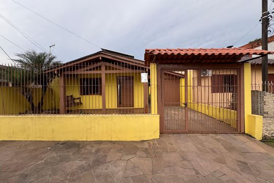 Fachada de casa à venda com 3 quartos, 150m² em Vicentina, São Leopoldo