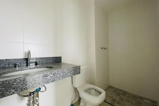 Banheiro 2 de apartamento à venda com 2 quartos, 59m² em Vila Rosalia, Guarulhos