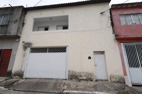 Fachada de casa para alugar com 2 quartos, 80m² em Guaiauna, São Paulo