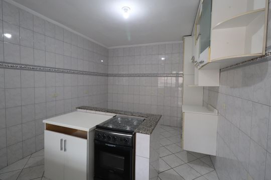 Cozinha de casa para alugar com 2 quartos, 80m² em Guaiauna, São Paulo
