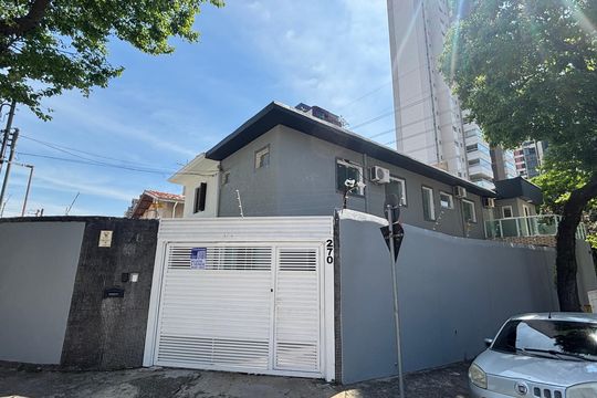 Fachada de casa à venda com 3 quartos, 229m² em Vila Alpina, Santo André