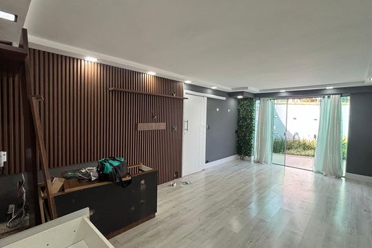 Sala de casa à venda com 3 quartos, 229m² em Vila Alpina, Santo André
