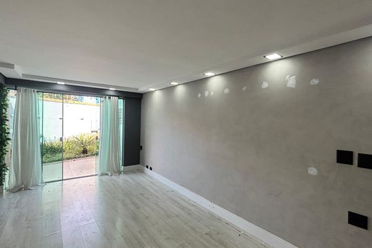 Sala de casa à venda com 3 quartos, 229m² em Vila Alpina, Santo André