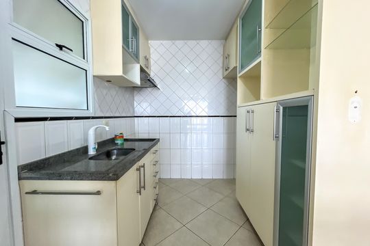 Cozinha de apartamento para alugar com 1 quarto, 58m² em Vila Siqueira (zona Norte), São Paulo