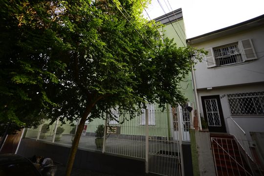 Fachada de apartamento à venda com 2 quartos, 96m² em Aclimação, São Paulo