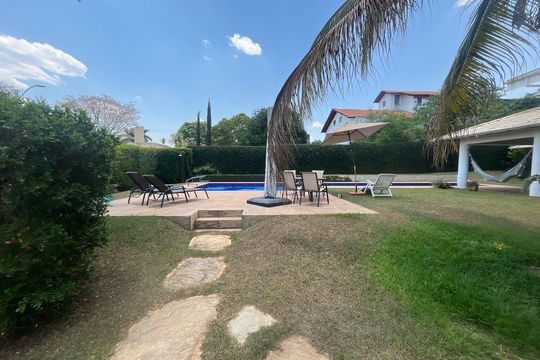 Area externa frente de casa à venda com 6 quartos, 700m² em Jd Botanico , Brasília