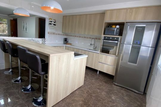 Cozinha de casa para alugar com 4 quartos, 289m² em Pineville, Pinhais