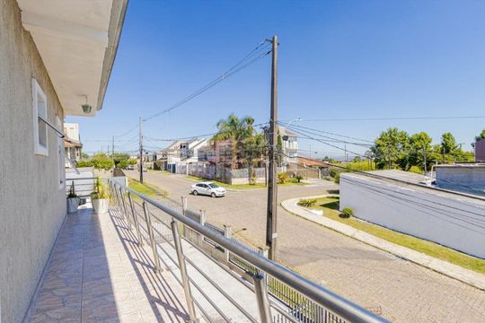 Varanda de casa para alugar com 4 quartos, 289m² em Pineville, Pinhais