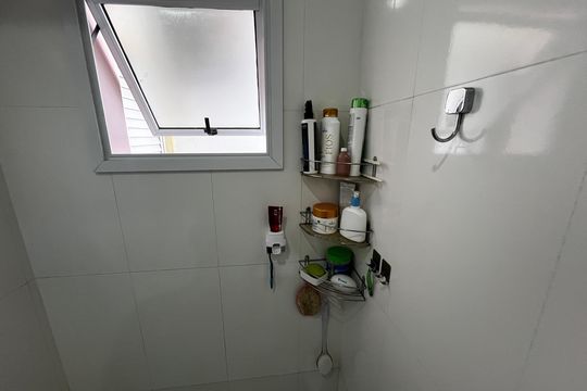 Banheiro de apartamento à venda com 2 quartos, 45m² em Jardim São Paulo, São Paulo