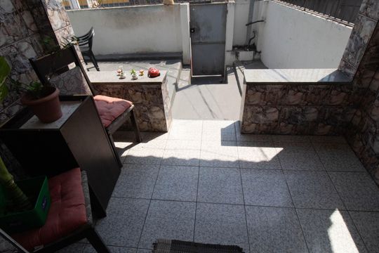 Varanda de casa à venda com 2 quartos, 700m² em Fonseca, Niterói