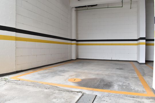 Garagem de apartamento para alugar com 2 quartos, 56m² em Santa Cândida, Curitiba