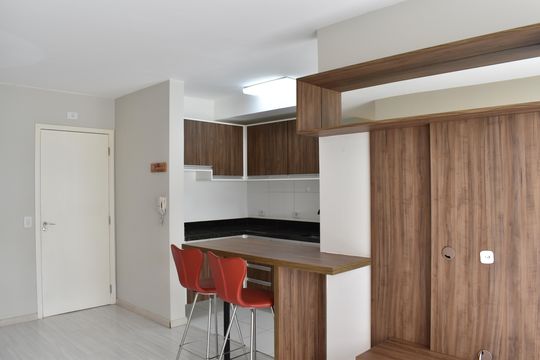 Sala de apartamento para alugar com 2 quartos, 56m² em Santa Cândida, Curitiba