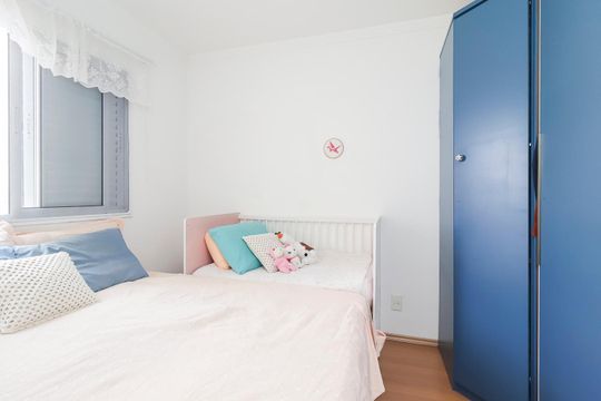 Quarto 1 de apartamento para alugar com 2 quartos, 47m² em Jardim das Oliveiras, São Paulo