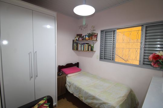 Quarto 3 de casa para alugar com 2 quartos, 200m² em Vila Romero, São Paulo
