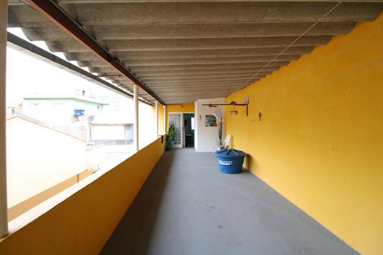 Garagem de casa para alugar com 2 quartos, 200m² em Vila Romero, São Paulo