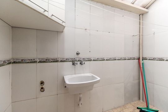Área de Serviço de casa de condomínio à venda com 2 quartos, 65m² em Vila Carmosina, São Paulo