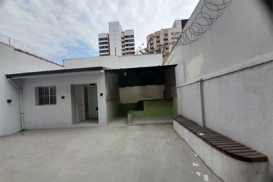 Casa à venda com 2 quartos, 180m² em Indianópolis, São Paulo