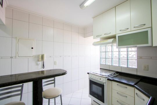Cozinha de apartamento para alugar com 2 quartos, 86m² em Vila Humaita, Santo André