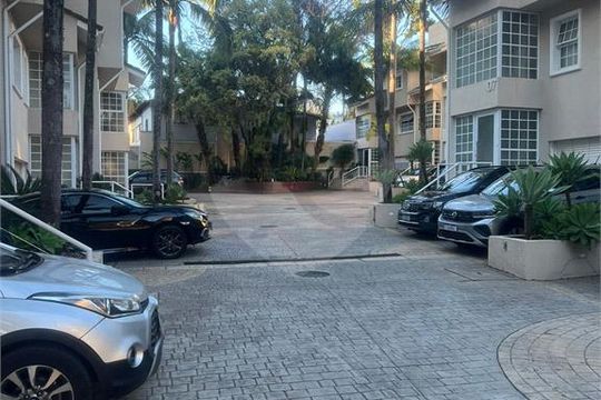 Casa à venda com 4 quartos, 320m² em Jardim Prudência, São Paulo