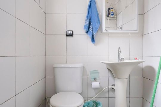 Banheiro da edícula de casa à venda com 5 quartos, 250m² em Oswaldo Cruz, São Caetano do Sul