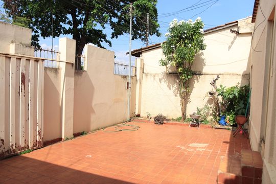 Quintal de casa para alugar com 3 quartos, 150m² em Feliz, Goiânia