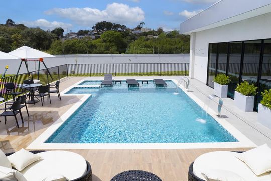 Área comum - Piscina de casa de condomínio à venda com 3 quartos, 160m² em Santa Cândida, Curitiba