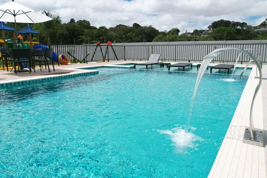 Área comum - Piscina de casa de condomínio à venda com 3 quartos, 160m² em Santa Cândida, Curitiba