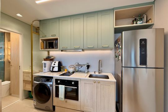 Cozinha de apartamento para alugar com 1 quarto, 31m² em Jardim das Acacias, São Paulo