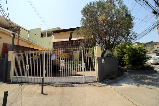 Fachada da casa de casa à venda com 3 quartos, 193m² em Brás de Pina, Rio de Janeiro