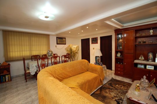 Sala de casa à venda com 3 quartos, 193m² em Brás de Pina, Rio de Janeiro