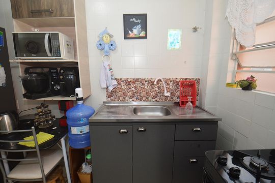 Cozinha de apartamento à venda com 1 quarto, 42m² em Rubem Berta, Porto Alegre