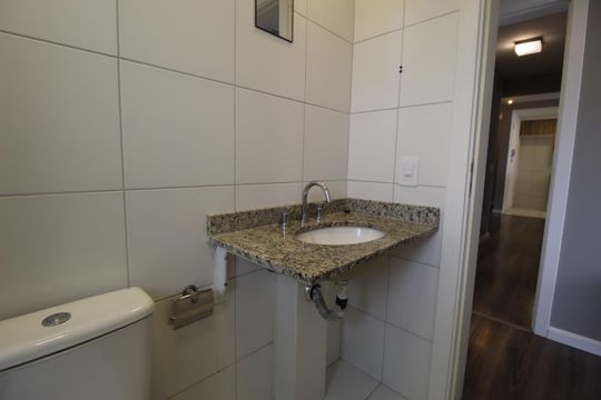 Banheiro da Suíte  de apartamento à venda com 3 quartos, 79m² em Jardim Carvalho, Porto Alegre