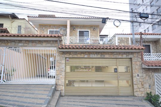Fachada de casa à venda com 3 quartos, 215m² em Vila Mazzei, São Paulo