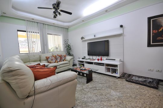 Casa à venda com 3 quartos, 215m² em Vila Mazzei, São Paulo
